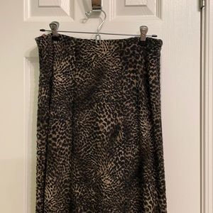 Women’s skirt animal print.